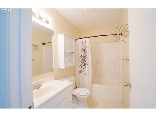 3902 S MYRTLE Rd, Myrtle Creek, OR 97457