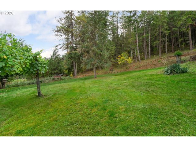 3902 S MYRTLE Rd, Myrtle Creek, OR 97457