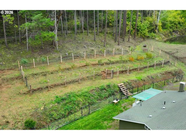 3902 S MYRTLE Rd, Myrtle Creek, OR 97457