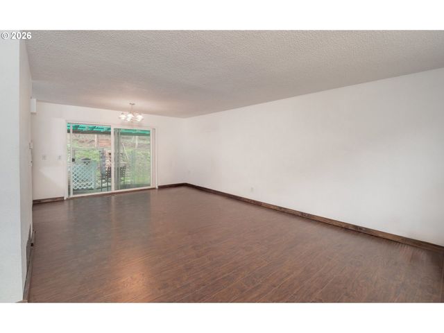 3902 S MYRTLE Rd, Myrtle Creek, OR 97457