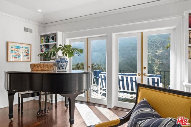 2109 Castilian Drive, Los Angeles, CA 90068