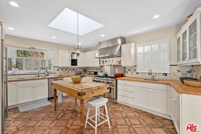 2109 Castilian Drive, Los Angeles, CA 90068