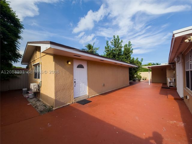 11601 SW 183rd St, Miami, FL 33157
