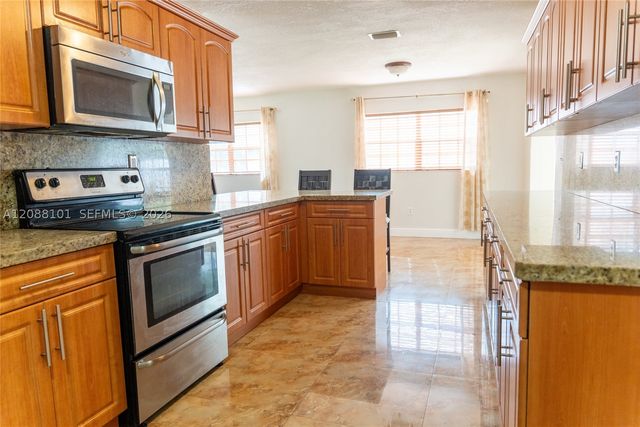 11601 SW 183rd St, Miami, FL 33157