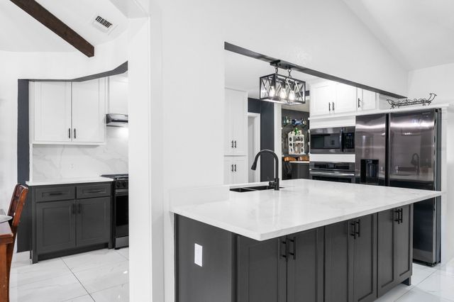 610 Athenia Way, Duncanville, TX 75137