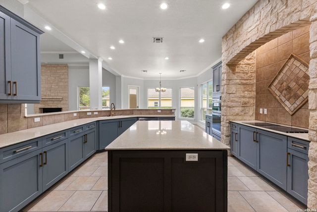 26807 Interstate 10 W #3, Boerne, TX 78006