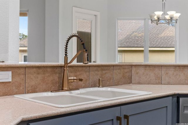 26807 Interstate 10 W #3, Boerne, TX 78006