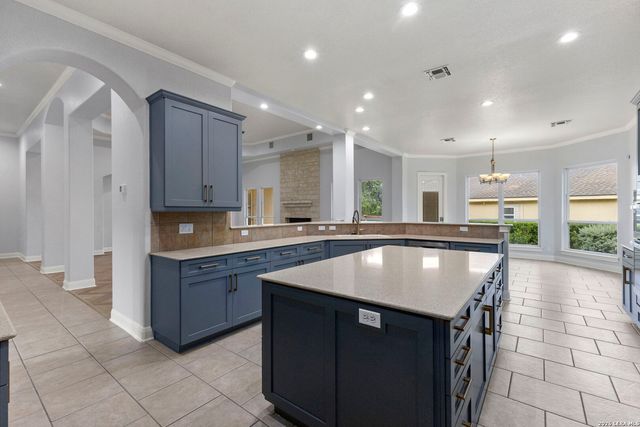 26807 Interstate 10 W #3, Boerne, TX 78006