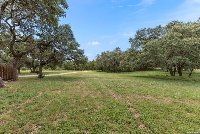 26807 Interstate 10 W #3, Boerne, TX 78006