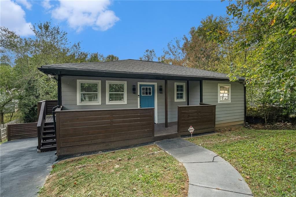 1592 Ferno NW Drive, Atlanta, GA 30318