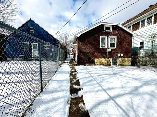 4090 N 7th STREET, Milwaukee, WI 53212