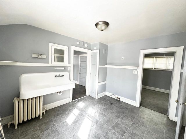 4090 N 7th STREET, Milwaukee, WI 53212