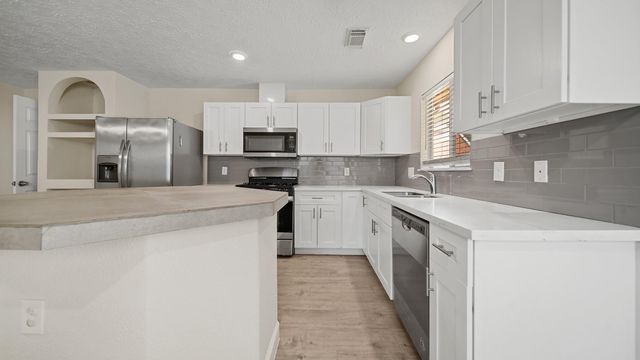 2610 Cloverfield Court, Pearland, TX 77584