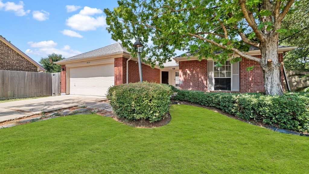 2610 Cloverfield Court, Pearland, TX 77584