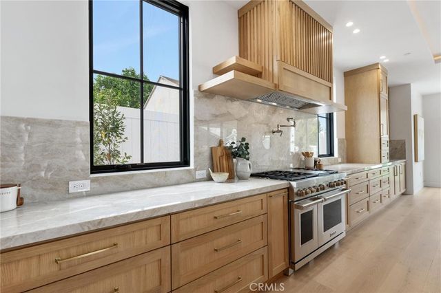 1721 2nd Street, Manhattan Beach, CA 90266