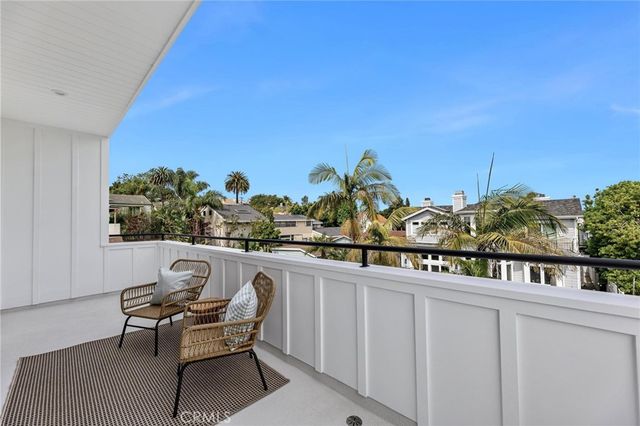 1721 2nd Street, Manhattan Beach, CA 90266