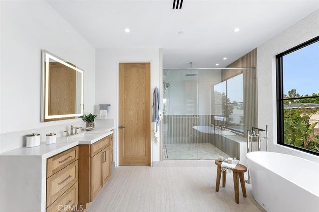 1721 2nd Street, Manhattan Beach, CA 90266