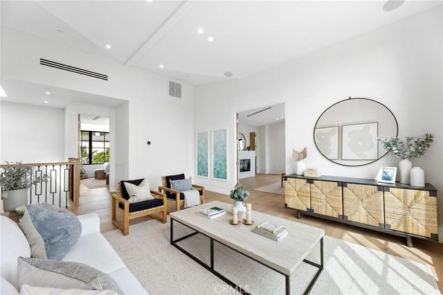 1721 2nd Street, Manhattan Beach, CA 90266