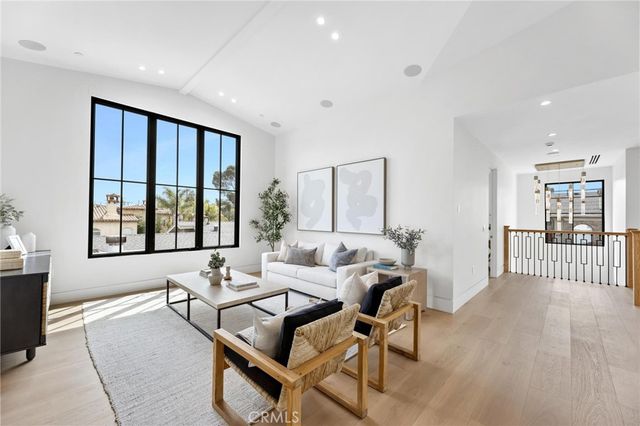 1721 2nd Street, Manhattan Beach, CA 90266