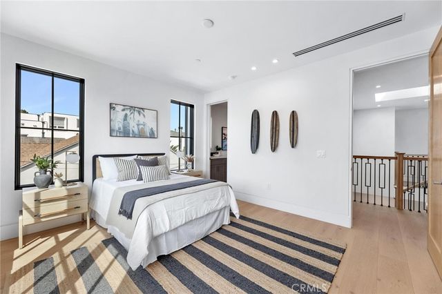 1721 2nd Street, Manhattan Beach, CA 90266