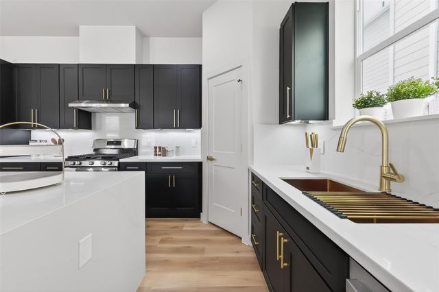 961 Highland Light Lane, Houston, TX 77091