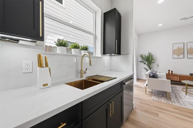 961 Highland Light Lane, Houston, TX 77091