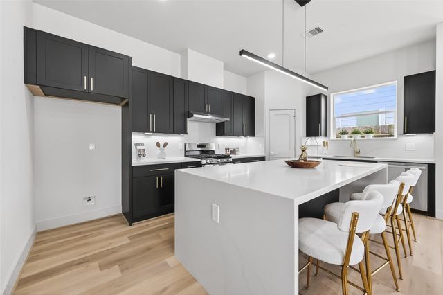 961 Highland Light Lane, Houston, TX 77091