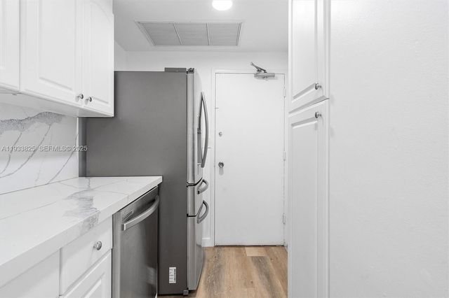 880 NE 69th St 2K, Miami, FL 33138