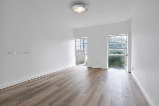 880 NE 69th St 2K, Miami, FL 33138