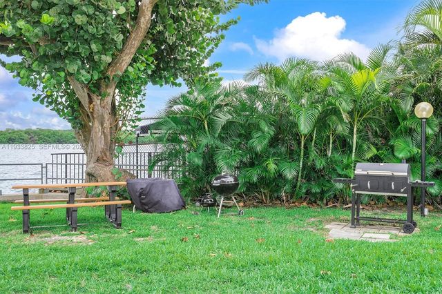 880 NE 69th St 2K, Miami, FL 33138