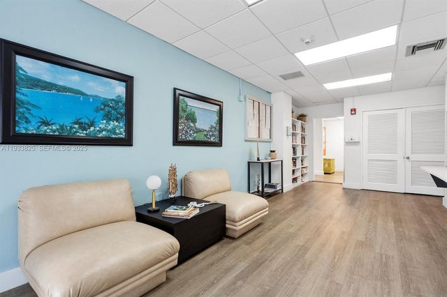 880 NE 69th St 2K, Miami, FL 33138