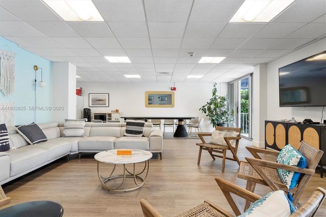 880 NE 69th St 2K, Miami, FL 33138