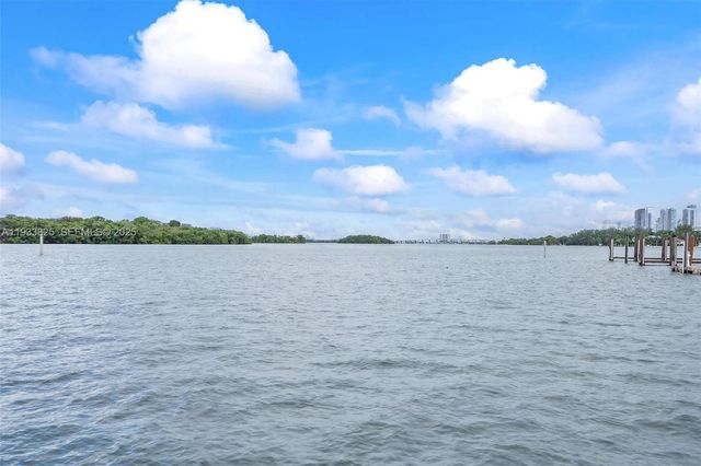 880 NE 69th St 2K, Miami, FL 33138