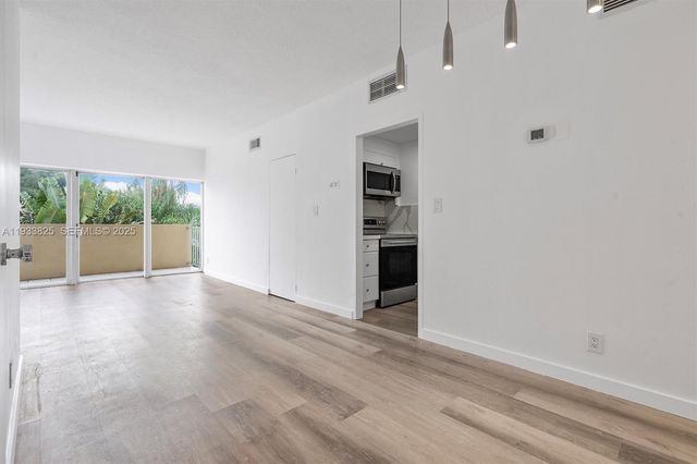 880 NE 69th St 2K, Miami, FL 33138