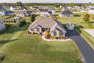 616 N Buth ROAD, Dousman, WI 53118