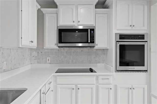 3943 FONTAINEBLEAU DRIVE, Tampa, FL 33634