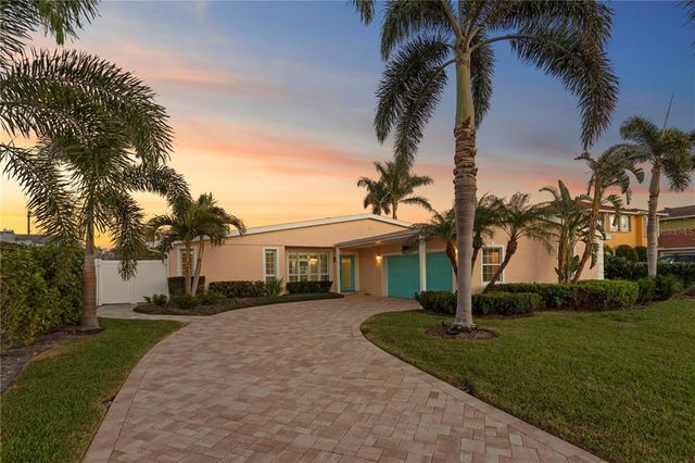 3943 FONTAINEBLEAU DRIVE, Tampa, FL 33634