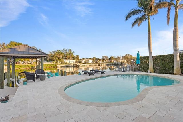 3943 FONTAINEBLEAU DRIVE, Tampa, FL 33634