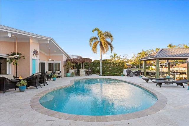 3943 FONTAINEBLEAU DRIVE, Tampa, FL 33634