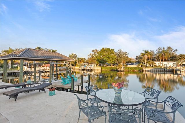 3943 FONTAINEBLEAU DRIVE, Tampa, FL 33634