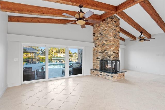 3943 FONTAINEBLEAU DRIVE, Tampa, FL 33634