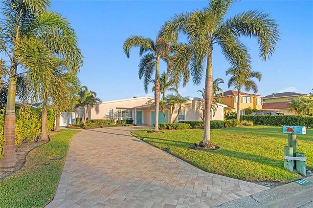 3943 FONTAINEBLEAU DRIVE, Tampa, FL 33634