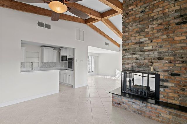 3943 FONTAINEBLEAU DRIVE, Tampa, FL 33634