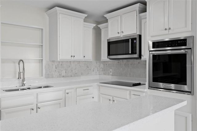 3943 FONTAINEBLEAU DRIVE, Tampa, FL 33634