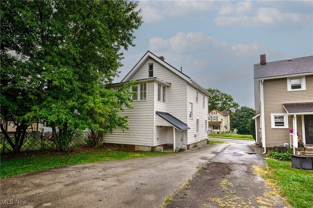 126 Churchill Road, Girard, OH 44420