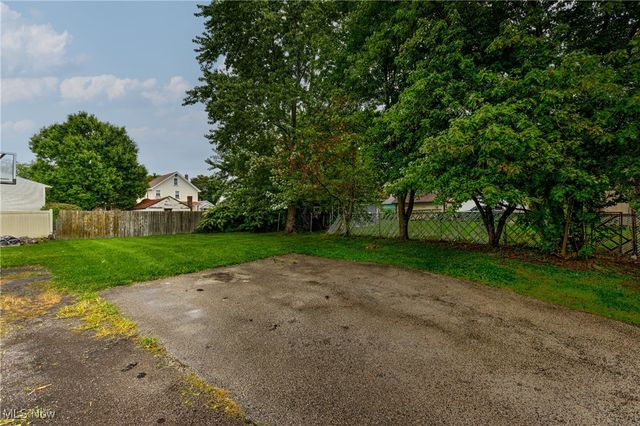 126 Churchill Road, Girard, OH 44420