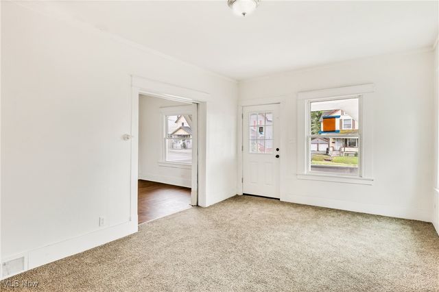 126 Churchill Road, Girard, OH 44420