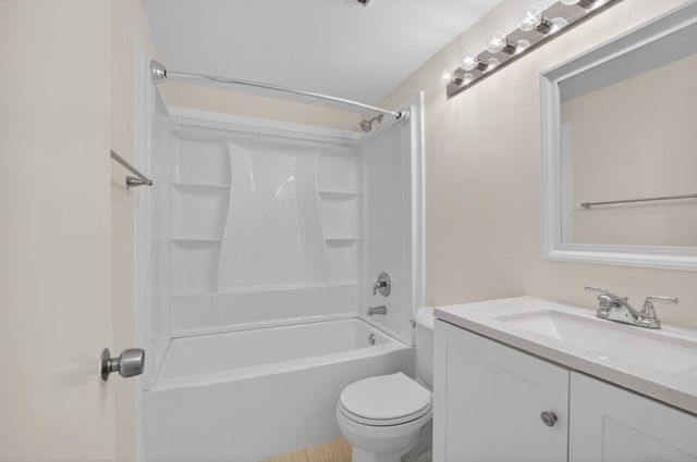 660 Horizon W 107, Boynton Beach, FL 33435