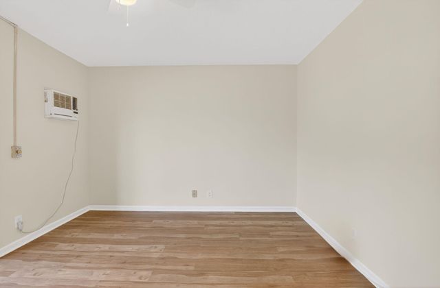 660 Horizon W 107, Boynton Beach, FL 33435