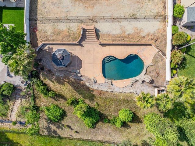 871 Santa Cruz Drive, Redding, CA 96003